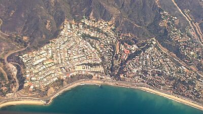 Pacific-Palisades-getty-villa-Aerial-from-west-August-2014
