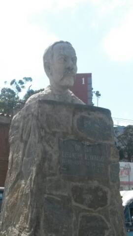 Estatua Lisandro Alvarado.jpg