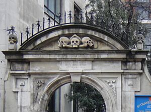 Skulls on Seething Lane (Gateway of St Olave, Hart Street)
