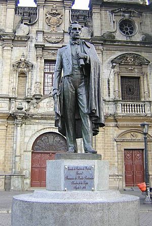 Francisco de Paula Santander-Estatua-Medellin