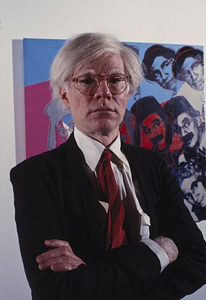Andy Warhol at the Jewish Museum (by Bernard Gotfryd) – LOC.jpg