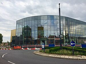 Doncaster new Central Library and Museum.jpg