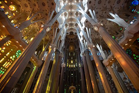 Sagrada Família, Columns