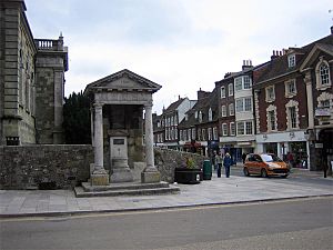 Fire Monument, Blandford Forum - geograph.org.uk - 163311