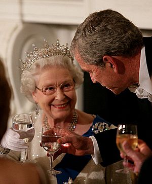 George W. Bush toasts Elizabeth II 2007