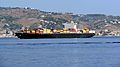 Portacontainer MSC in navigazione nello stretto di Messina