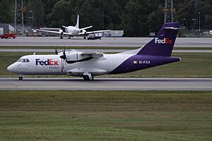 EI-FXA ATR.42 ( F ) FedEx Feeder (9541404082)