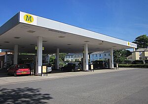 Morrisons petrol station, Totnes - geograph.org.uk - 4313065