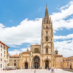 Cathedral of Oviedo 2021 - exterior.jpg