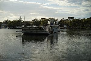 Raymond Island (Gippsland, Viictoria, Australia) Chain Ferry