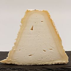 Pouligny-saint-pierre (fromage) 07.jpg
