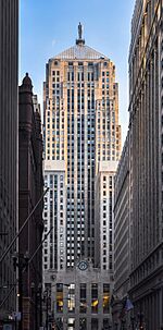 Chicago Board Of Trade Building (altered filtration version).jpg