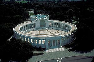 Arlington National Cemetery Amphitheater.jpg