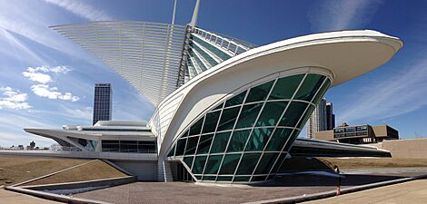 My Photo back face Milwaukee Art Museum (MAM) Calatrava