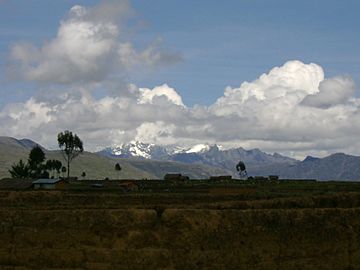 Cordillera de Huallanca desde Huanuco Marka.jpg