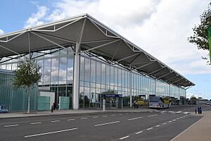 Terminal Building, Bristol Airport - geograph.org.uk - 3069438