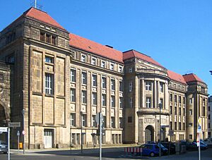 Berlin, Mitte, Mauerstrasse 25-28, Deutsche Bank, Block II