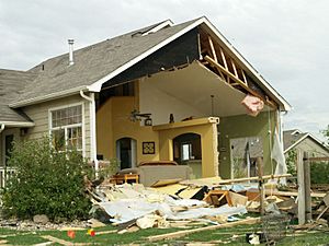 Windsor-co-tornado-2008-05-22
