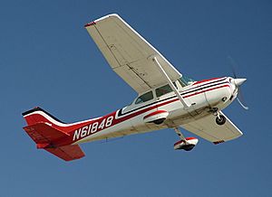 Cessna172-CatalinaTakeOff