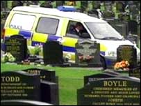 Carnmoney Cemetery police patrol - 20060406
