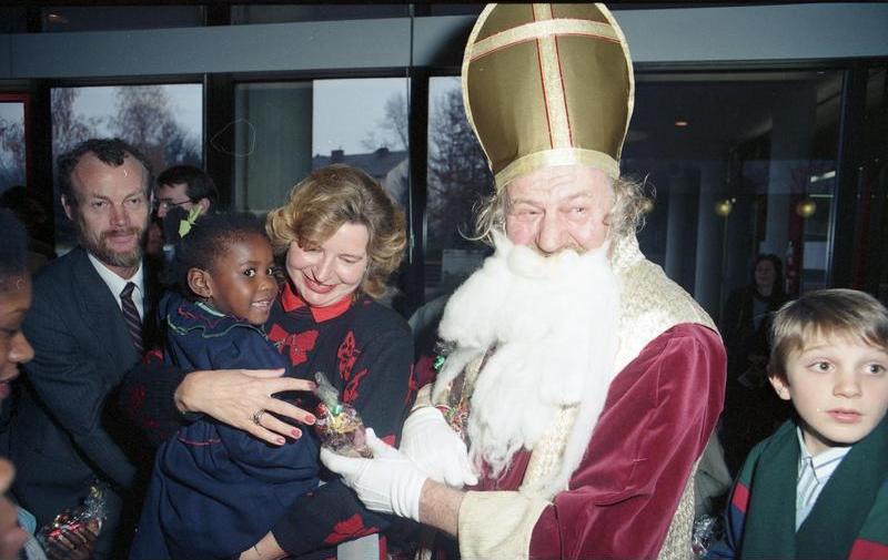 Christmas party for diplomatic children in 1988.