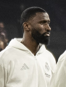 2025 04 26 Final de la Copa del Rey - 54482387776 (Elenco do Real Madrid) (Antonio Rüdiger).jpg