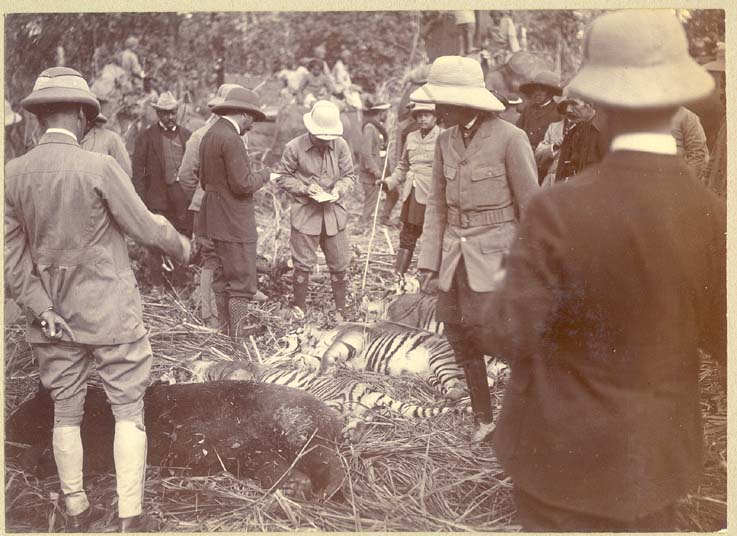 King George V Hunting in Nepal in 1911 (3)
