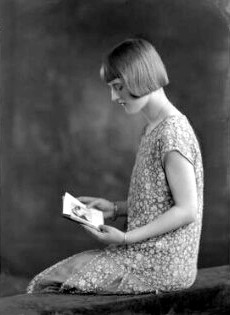 Joan E Ayling by Lafayette 24 March 1928.jpg