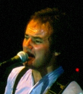 Ray Davies - Jim Rodford with The Kinks 1979 (cropped).jpg