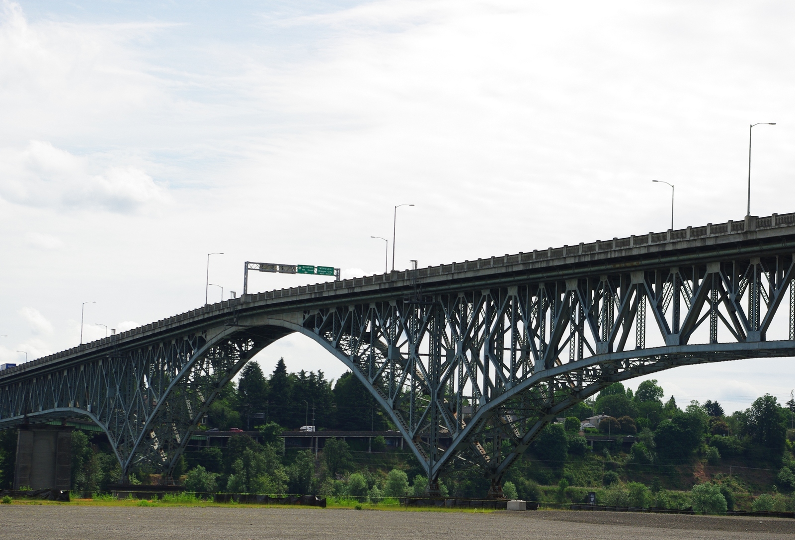 Image Ross Island Bridge May 2014 close Portland, Oregon