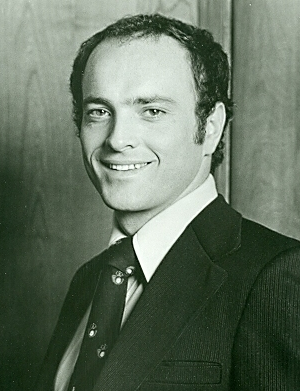 Kevin Dobson 1975.JPG