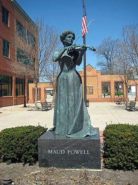 Maud Powell Monument in Peru, Illinois