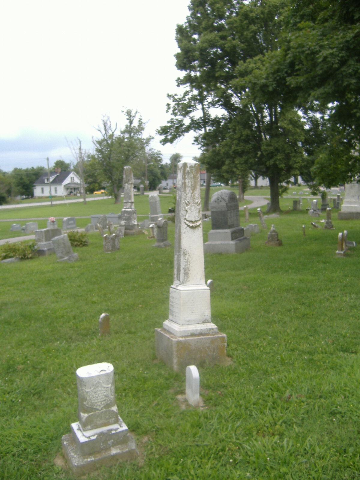 Confederate Soldiers Martyrs Monument in Eminence 1.JPG