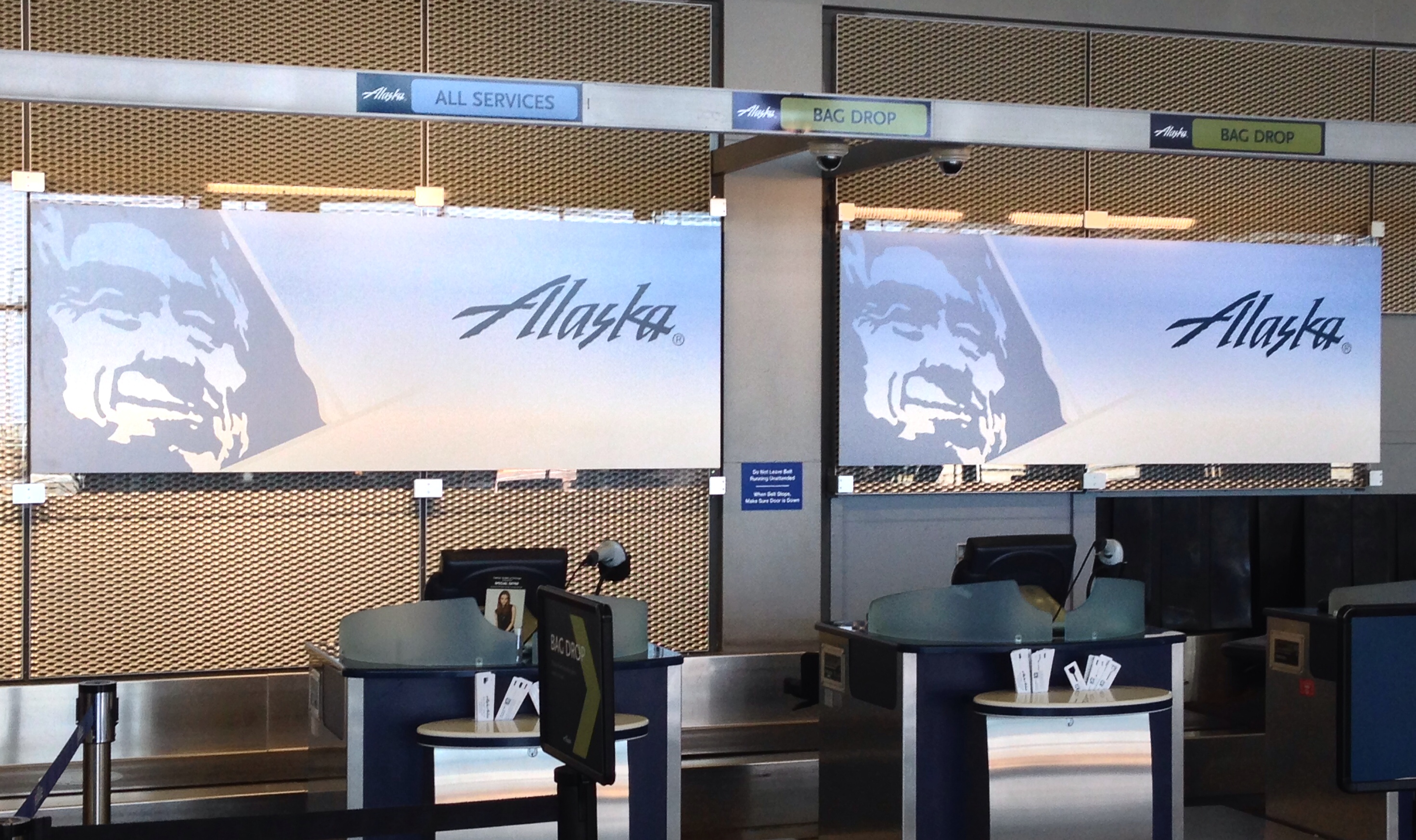 Image Alaska Airlines Check In, 10000 West O'Hare Ave, Chicago, IL