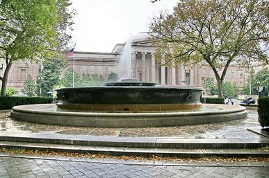 Andrew W. Mellon Memorial Fountain.jpg