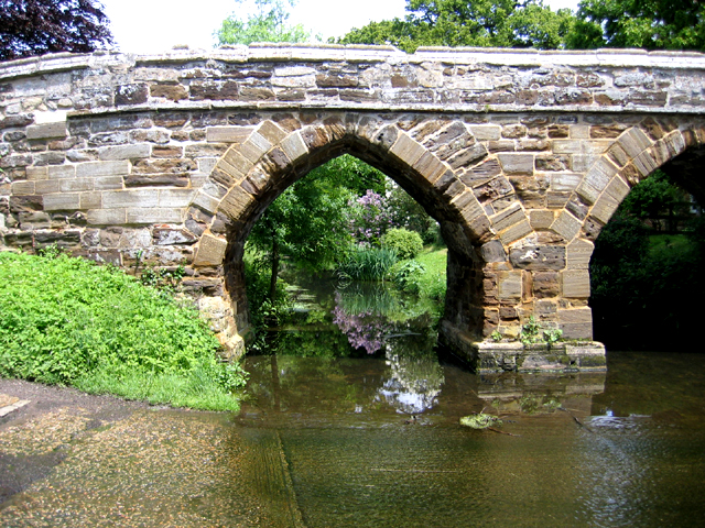 Medieval packhorse bridge, Sutton, Beds - geograph.org.uk - 174994