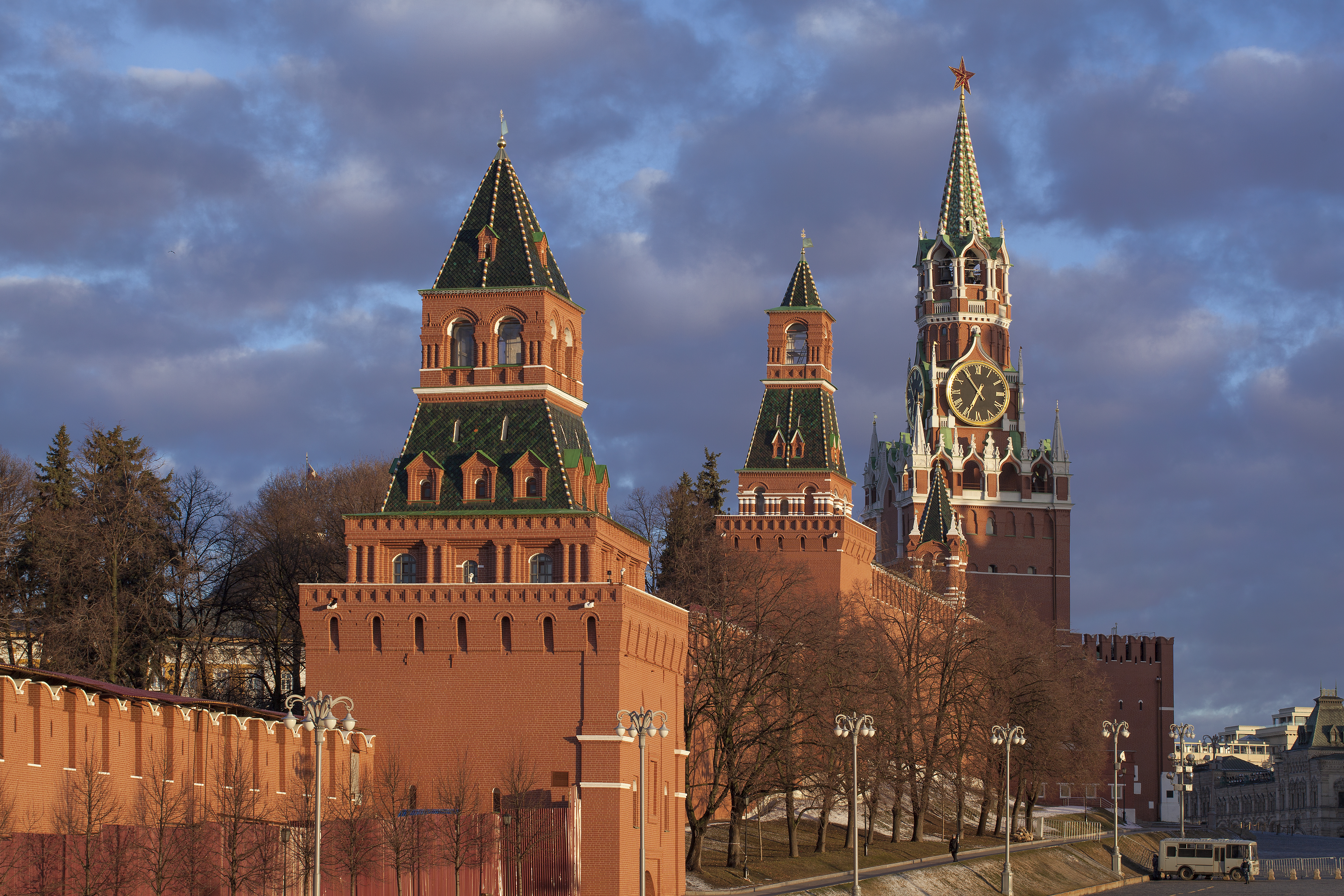 Через какие башни можно войти в кремль. Стены и башни Московского Кремля. Кремль башни Московского Кремля. Стены Московского Кремля 20 башен. Стены Московского Кремля (20 башен), 1516.
