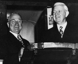 President Harry S. Truman in Chicago 64-869 (cropped)