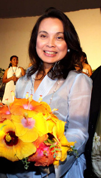 UPLB honored Loren (cropped)