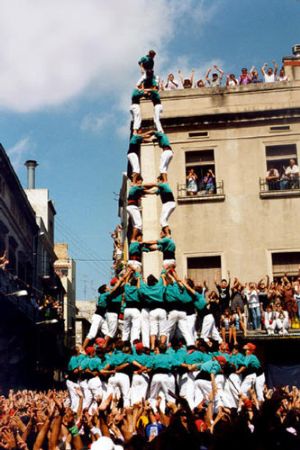 1ª Torre de 9 amb folre i manilles descarregada de la colla