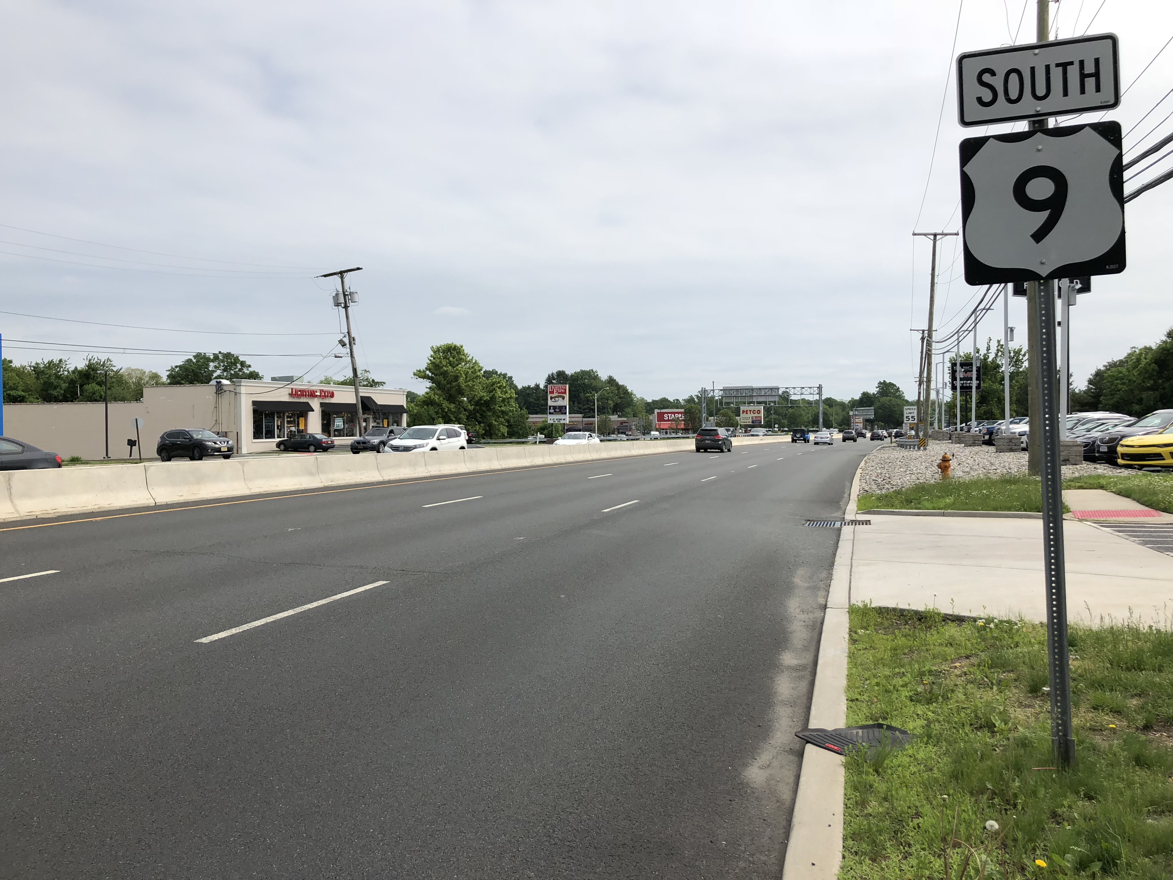 Image 20180528 14 46 55 View south along U.S. Route 9 at Craig Road