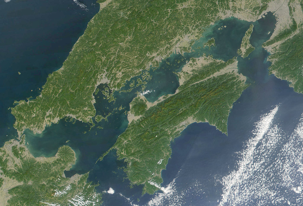 Seto_Inland_Sea_satellite.jpg