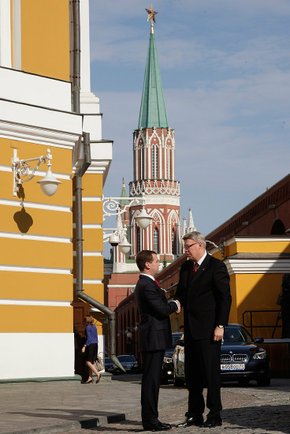 Dmitry Medvedev greetings 9 May 2010-21