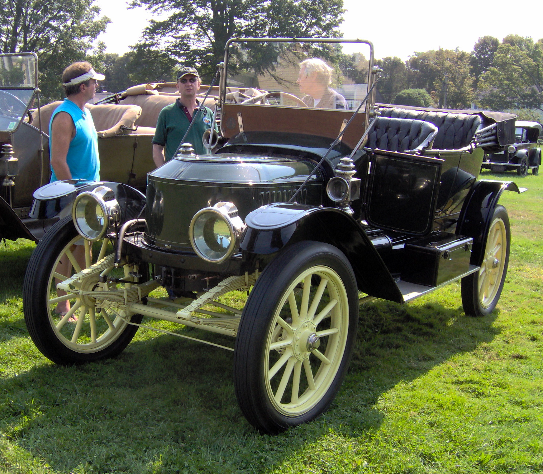 Первый паровой автомобиль. Паромобиль Стэнли. Паровые автомобили Stanley. Паровой автомобиль братьев Стэнли. Паромобиль Стэнли 1902.