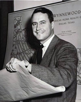 Angus Wynne at Wynnewood 1947.jpeg