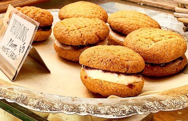 Davidson plum Monte Carlo biscuit (cropped)