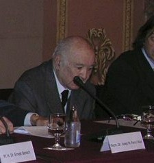 Acte d'homenatge al Dr. Josep M. Font i Rius, al Parlament de Catalunya.jpg
