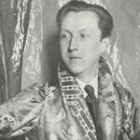 Sacheverell Sitwell in 1927.png
