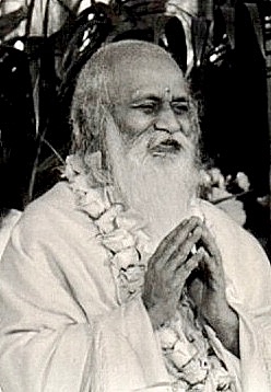Maharishi Mahesh Yogi with NandkishoreC