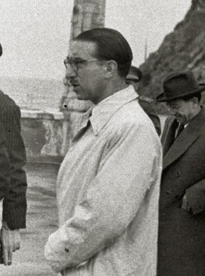 Visita de diferentes autoridades a San Sebastián, entre ellas se encuentran Tomás Garicano Goñi y Avelino Elorriaga Zabala (10 de 10) - Fondo Marín-Kutxa Fototeka (cropped).jpg